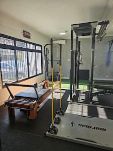 Studio Roots em null