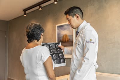 Dr Jum Yamamoto - Especialista Ombro e Cotovelo - Itaim Bibi/SP em null