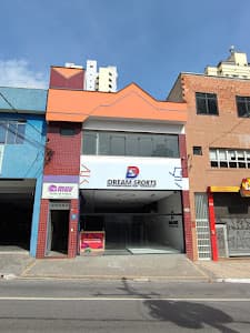 Dream Sports Academia em null