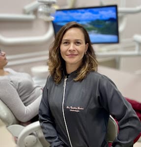 Dra Caroline Guedes - Dentista Tatuapé | Ortodontia | Facetas Dentais | Endodontia em null