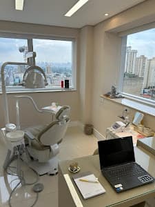 Dra. Carolina Campanelli em null