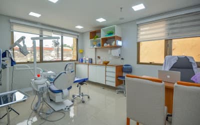 Dra. Kelli Lara | Dentista em Santana em null